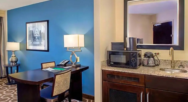 Двухместный номер Standard c 1 комнатой Embassy Suites by Hilton St Louis Airport