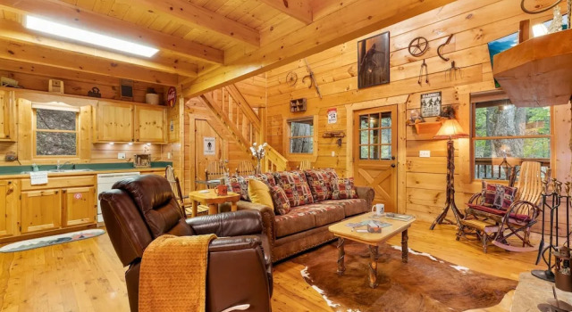 Finding Bigfoot 2 Bedroom Cabin, Забронировать Дом для отпуска Пиджен-Фордж Great Smoky Mountains National Park