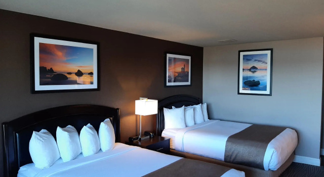Четырёхместный номер Standard Bandon Inn