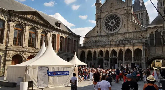 Appartement et parking privatif le long de l Escaut