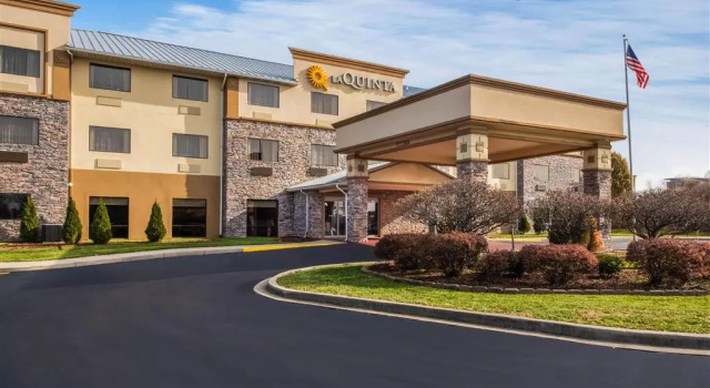 La Quinta Inn & Suites by Wyndham Fairborn Wright, Reserva ahora Hotel Fairborn Ohio