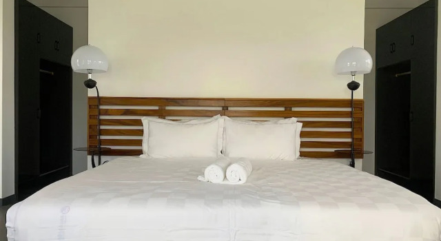 Вилла Superior Lake Side Deluxe Villa