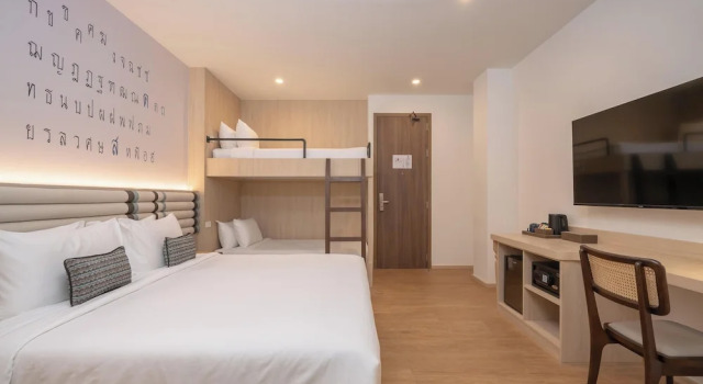 Четырёхместный семейный номер Standard Pranakorn Heritage Hotel