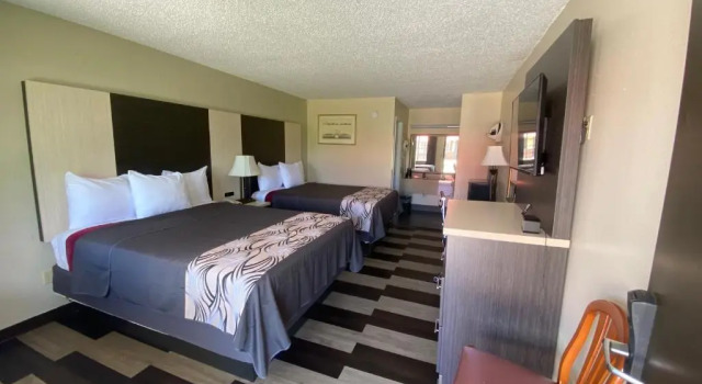 Четырёхместный номер Standard Regency 7 Motel