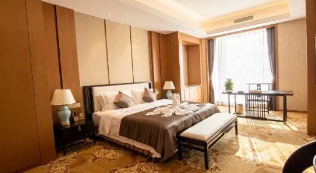 Люкс Executive Bairun Oriental Hotel
