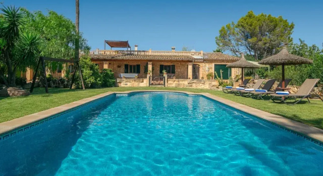 Вилла Ca Sa Nina in Inca With 3 Bedrooms and 4 Bathrooms