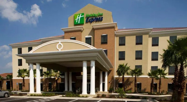 Четырёхместный номер Standard Holiday Inn Express Hotel & Suites Waycross by IHG