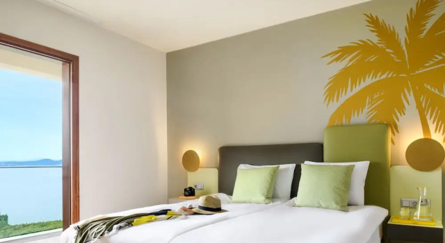 Akrathos Beach Hotel