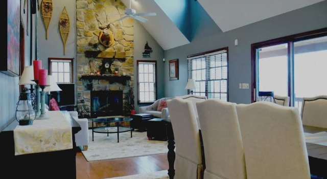 Holiday House, Book Hotel Mount Storm West Virginia