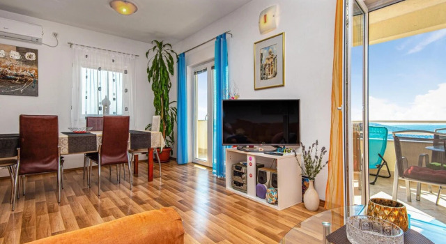 Nice Home in Sibenik With Wifi and 3 Bedrooms
