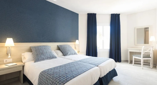 Апартаменты Premium с балконом Aparthotel Marinda Garden