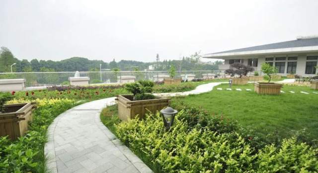 Wuhan Guochuang Chuyuan Donghu Hotel