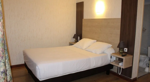 Двухместный номер Standard с балконом Hôtel Etang des Reynats