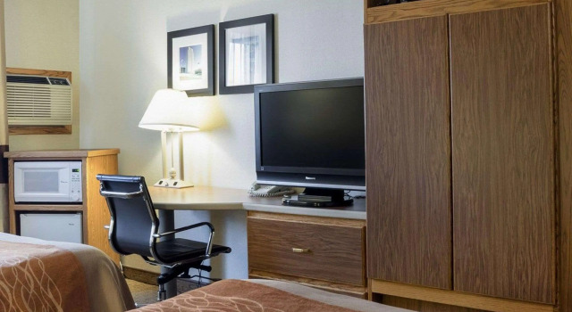 Четырёхместный люкс Quality Inn Bismarck I-94