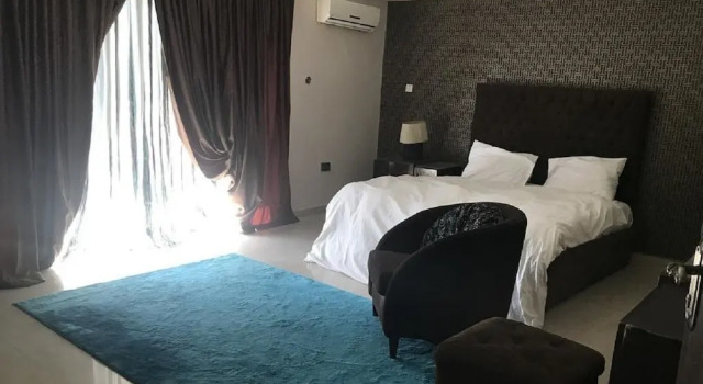 Номер Executive Crown Apartments Extended Stay Suites