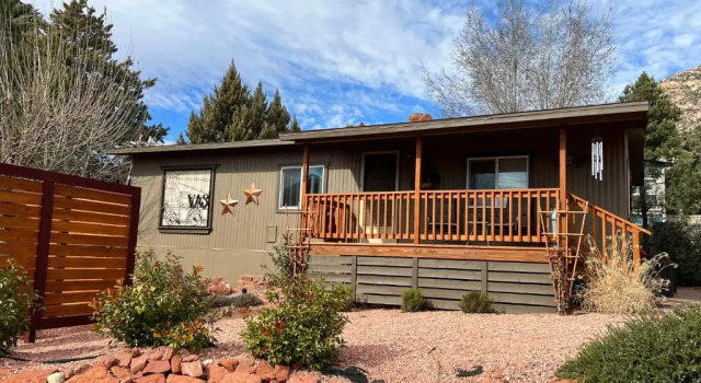 Коттедж Serene 2 Bedroom! Walk to Trails! Red Rock Mountain Views!