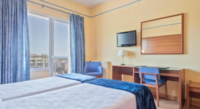 Двухместный номер Standard с балконом Hotel Sant Jordi