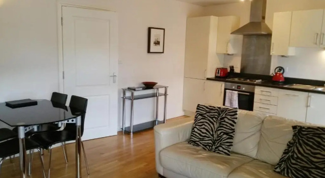 Oxford City Apartment in Jericho Spacious Modern Free Parking, Walk to Bus, Rail and University, Забронировать Апартаменты/квартира Оксфорд Оксфордшир, рядом с The King's Centre