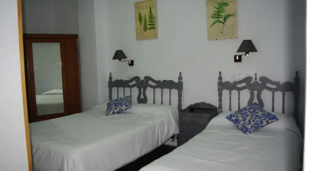 Трёхместный семейный номер Standard Hotel Lanjaron