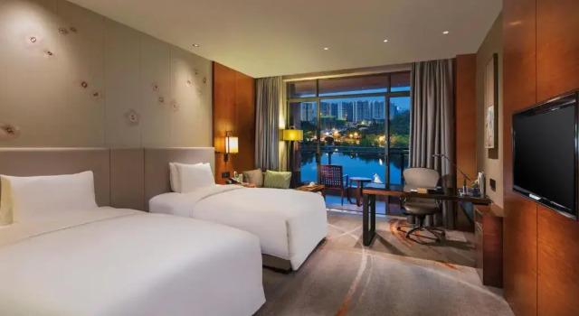 Двухместный номер Executive с видом на озеро DoubleTree by Hilton Guangzhou Science City
