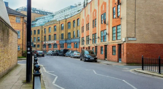 Central 2 Bedroom Loft, Забронировать Отель Отели Лондона 3 звезды, рядом с Станция метро Shadwell, 3*