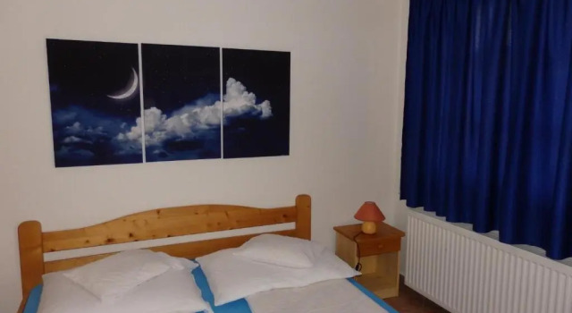 Relax Apartment House, Book Lejlighed Hoteller i Western Transdanubia med parkering, Parkering
