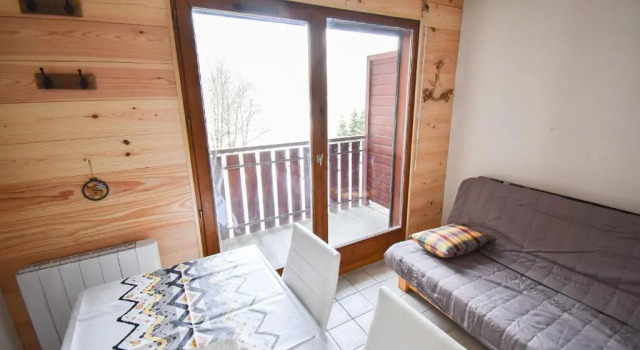 Le Pied des Pistes A13, Joli Studio tout confort 4 pers, vue vallée imprenable, DRAPS NON COMPRIS