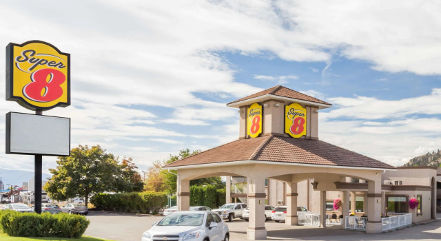 Super 8 by Wyndham Kelowna BC