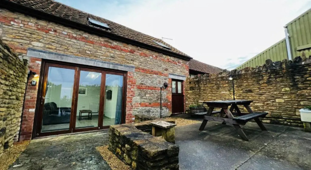Коттедж c 1 комнатой Barn Cottage