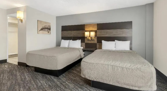 Четырёхместный номер Standard Best Western Plus Wausau Tower Inn