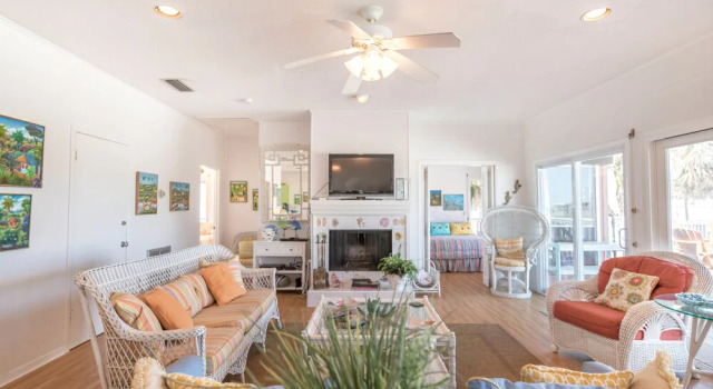 Casa Rosa West by RedAwning