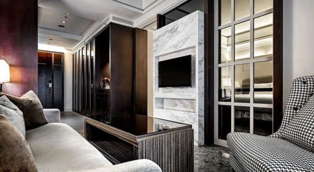 Люкс с балконом и с видом на парк Leofoo Residences