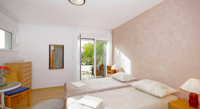 Studio apartment JaVi - free private parking: SA2 Trogir, Riviera Trogir, Забронировать Апартаменты/квартира Апартаменты Трогир, рядом с Общественный Пляж Кузмич, Апартаменты/квартира