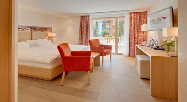Двухместный номер Standard с балконом и с видом на горы Hotel Aristella Swissflair