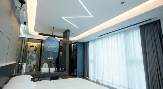 Люкс Business с красивым видом из окна W Movie Hotel