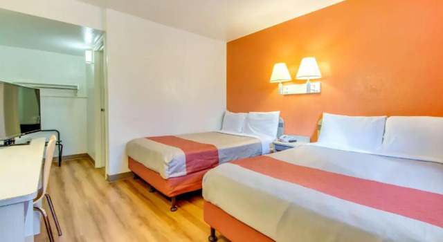 Четырёхместный номер Standard Motel 6-Venice, FL