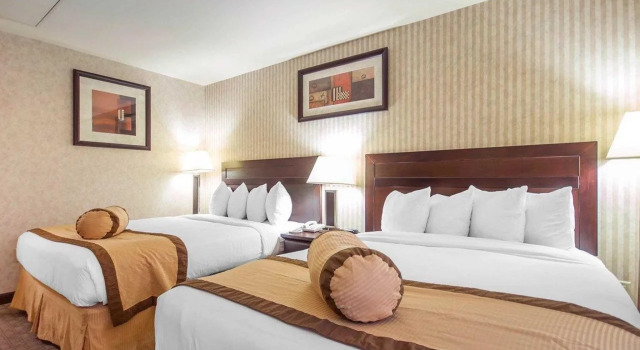 Quality Hotel & Suites Langley