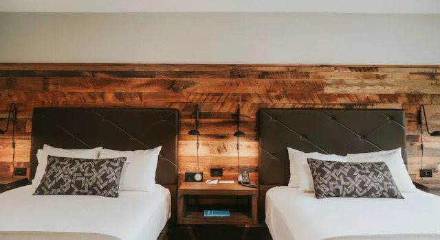 Четырёхместный номер Deluxe с видом на горы Huntley Lodge at Big Sky Resort