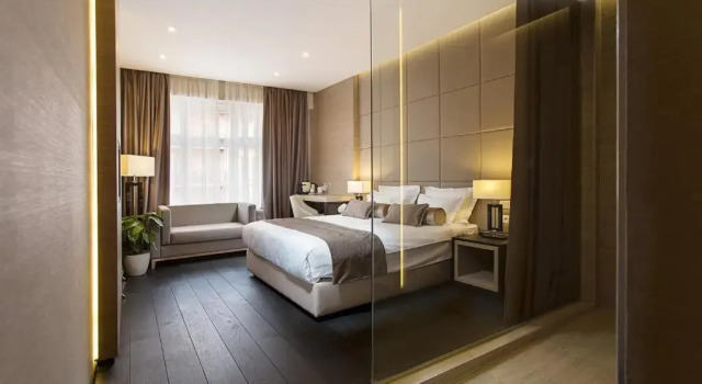 Полулюкс Dominic Smart & Luxury Suites - Republic Square