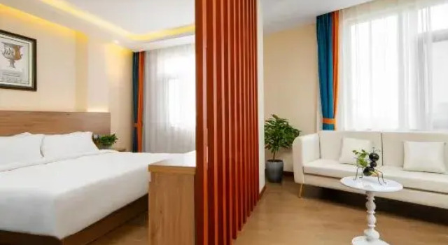 Люкс Deluxe Chengjiang Yanhu Inn