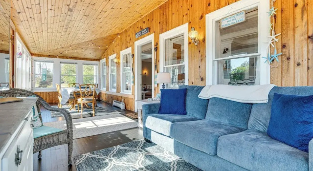 Коттедж с 4 комнатами Hot Tub & Fireplace: Coastal Getaway in Maine