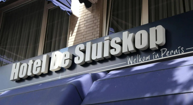 De Sluiskop, Varaa Hotelli Pernis Rotterdam