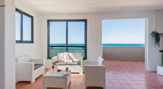 Bari Waterfront Apartment
