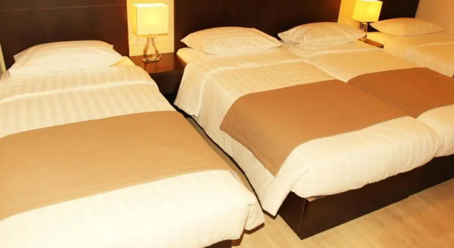 Четырёхместный номер Standard Rea Hotel