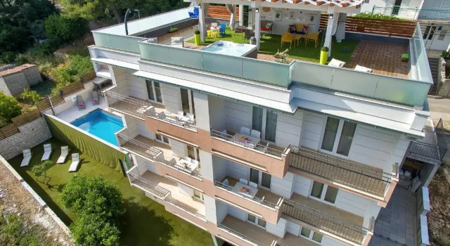 Apartments Villa Katija, Buchen Sie Ferienwohnung Hotels in Gespanschaft Split-Dalmatien mit Pool, Schwimmbad