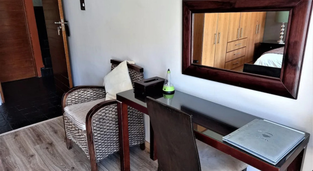 Mandalay Beach B & B