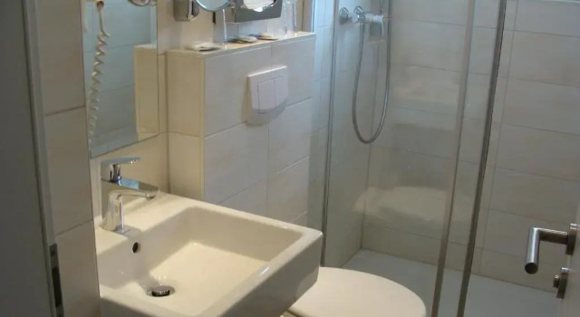 Трёхместный номер Standard с балконом Hotel Löhr