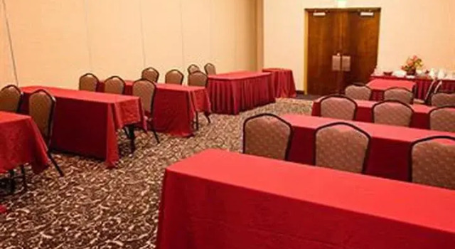 Кровать в общем номере Holiday Inn Melbourne-Viera Conference Ctr by IHG