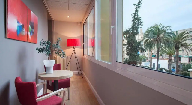 Люкс BacHome Gallery B&B