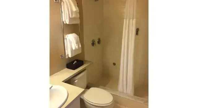 Люкс с 2 комнатами с балконом Club Wyndham Newport Onshore